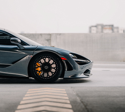 Фото дисков Brixton Forged CM6-R на McLaren 720S