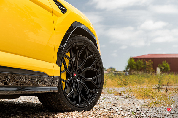 Фото дисков Vossen S17-01 Черный сатин на Lamborghini Urus