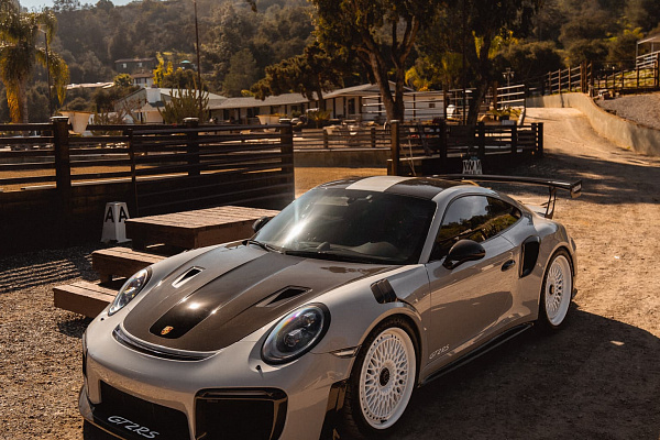 Фото дисков Brixton Forged TR20 Белый глянец на Porsche 911 VII