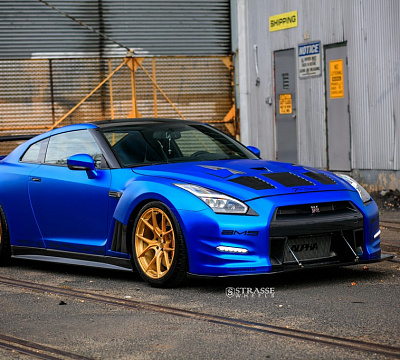 Фото дисков Strasse Wheels SM5R Deep Concave Monoblock на Nissan GT-R