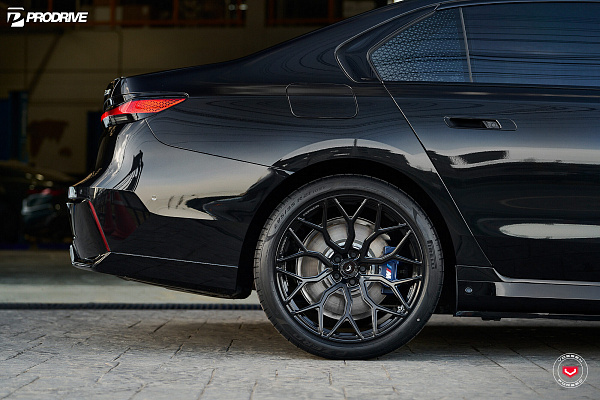 Фото дисков Vossen S17-01 Черный глянец на BMW 7 (G11/G12)