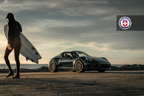 Фото дисков HRE 300 GTS Сатиновая шампань на Porsche 911 VIII