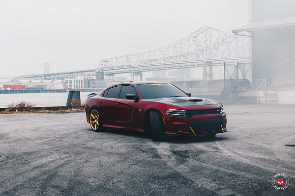 Фото дисков Vossen CG-204 Глянцевое золото на Dodge Charger VII