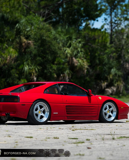 Фото дисков LE05 // MLE05 Глянцевый лак на Ferrari 348