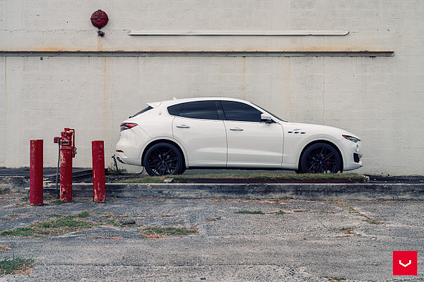 Фото дисков Vossen HF-7 Черный сатин на Maserati Levante