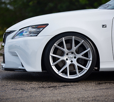 Фото дисков Vossen VFS-6 на Lexus GS IV