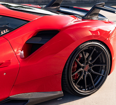 Фото дисков Strasse Wheels SV5 Deep Concave FS на Ferrari 488