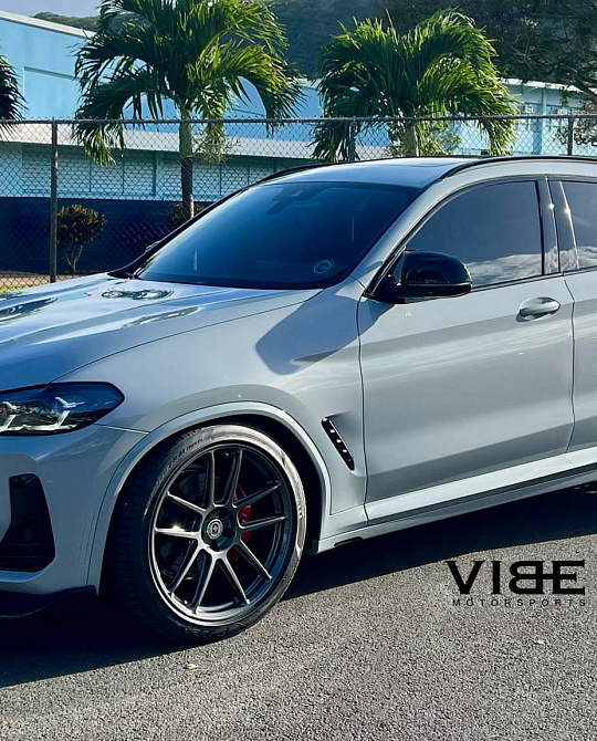 Фото дисков RC104 Сатиновый графит на BMW X4/X4 M (G02/F98)