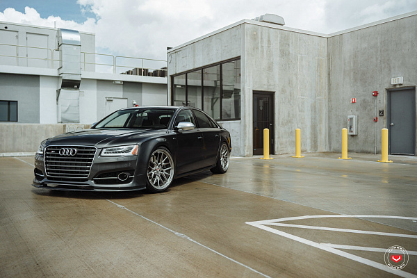 Audi S8