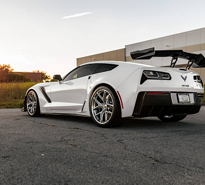 Фото дисков HRE R101 Lightweight на Chevrolet Corvette C7