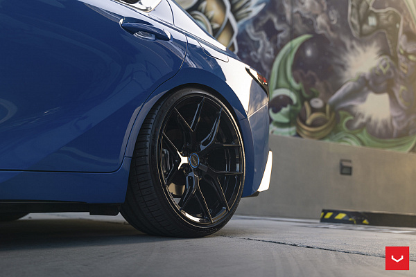 Фото дисков Vossen HF-5 Черный глянец на Lexus IS III