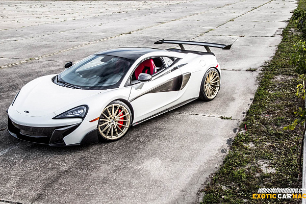 Фото дисков HRE P103 Сатиновая шампань на McLaren 570S