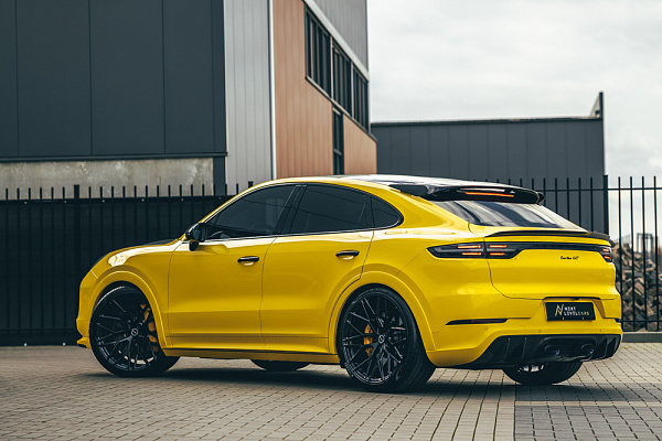 Фото дисков Brixton Forged PF10 Черный глянец на Porsche Cayenne III