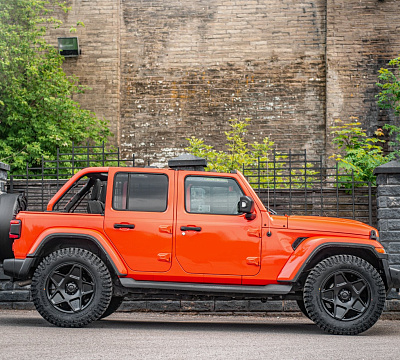 Фото дисков Kahn Mondial Retro на Jeep Wrangler IV (JL)