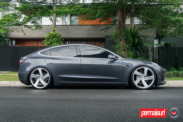 Фото дисков Vossen CG-210T Глянцевый лак на Tesla Model 3