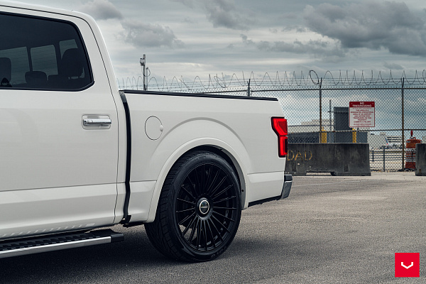 Фото дисков Vossen HF-8 Черный глянец на Ford F-150 XIII
