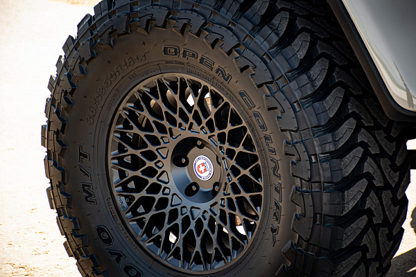 Фото дисков HRE 501 Черный сатин на Jeep Wrangler IV (JL)