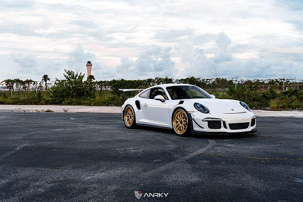 Фото дисков Anrky RS1 Сатиновое золото на Porsche 911 VII
