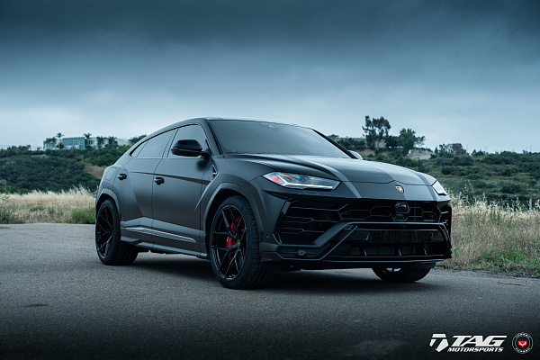 Фото дисков Vossen S21-01 Черный глянец на Lamborghini Urus