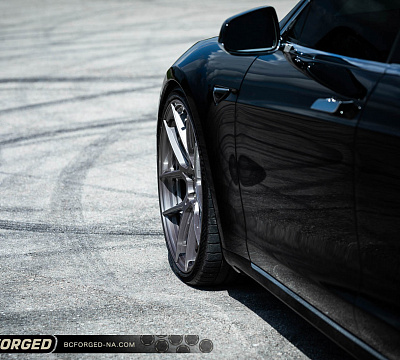Фото дисков BC Forged HCA381 на Tesla Model S