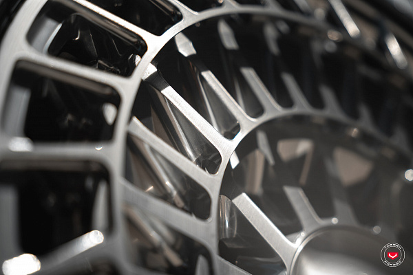 Фото дисков Vossen LC3-13T Глянцевый лак на Mercedes-Benz EQS