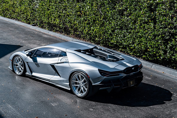Фото дисков Anrky XR-301 Глянцевый лак на Lamborghini Revuelto