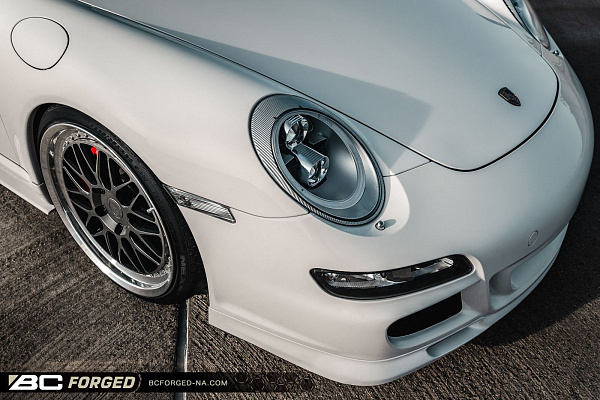 Фото дисков BC Forged LE81 // MLE81 Глянцевый графит на Porsche 911 VI
