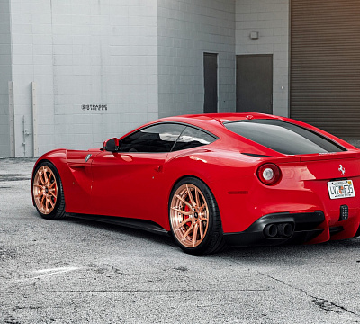 Фото дисков Strasse Wheels SV5 Deep Concave Duoblock на Ferrari 812