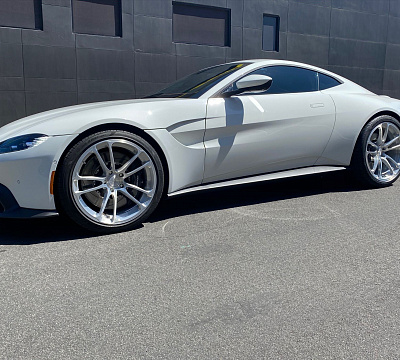 Фото дисков CEC C882 на Aston Martin Vantage 4