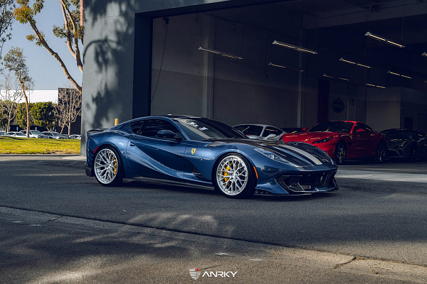Фото дисков Anrky AN30 Глянцевый лак на Ferrari 812
