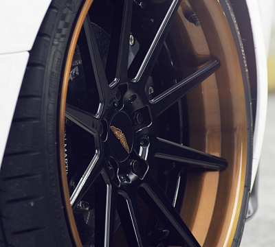 Фото дисков Strasse Wheels R10 Deep Concave FS на Aston Martin Vanquish 2
