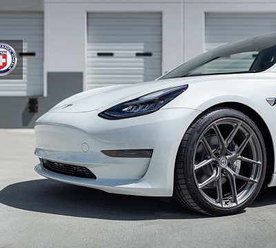 Фото дисков HRE P101SC на Tesla Model 3