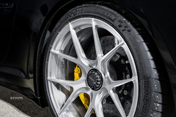 Фото дисков Strasse Wheels SM5R Deep Concave Monoblock Глянцевый лак на Porsche 911 VIII