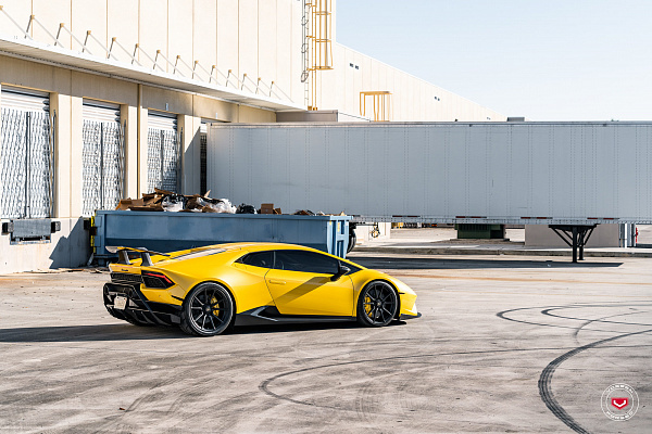 Фото дисков Vossen M-X2 Черный сатин на Lamborghini Huracan