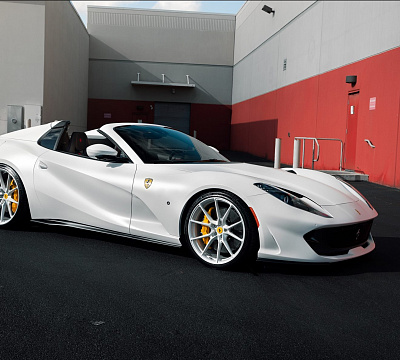 Фото дисков Anrky AN12 на Ferrari 812