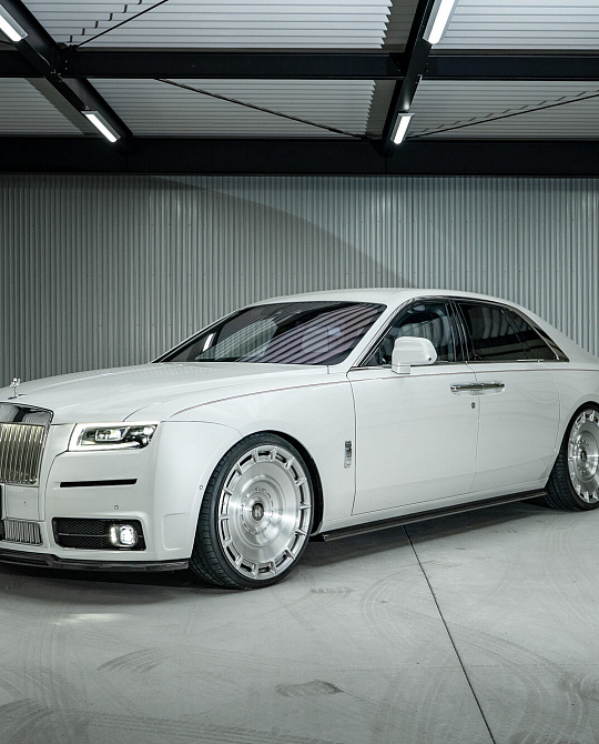 Фото дисков UV-7 Глянцевый лак на Rolls-Royce Ghost II