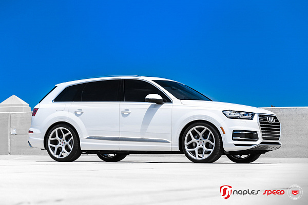 Фото дисков Vossen CG-205 Серебро на Audi Q7 (4M)