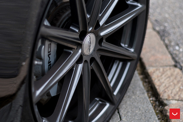 Фото дисков Vossen VFS-10 Глянцевый графит на Mercedes-Benz C-Class (W205)