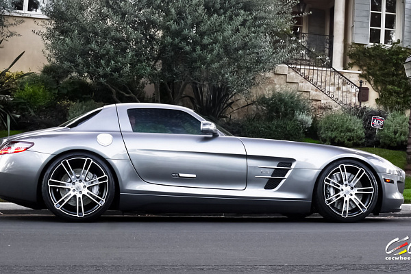 Фото дисков CEC C883 Сатиновый лак на Mercedes-Benz SLS AMG