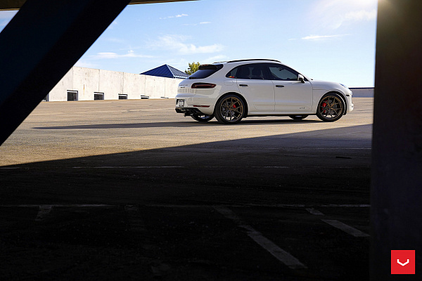 Фото дисков Vossen HF-5 Сатиновая бронза на Porsche Macan I