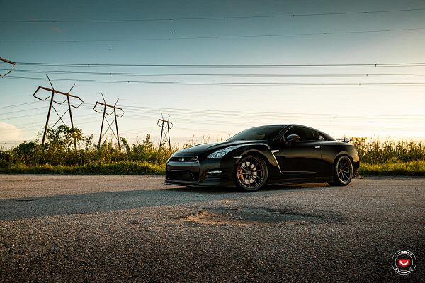 Фото дисков Vossen M-X2 Глянцевая бронза на Nissan GT-R
