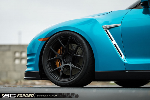 Фото дисков BC Forged RZ05 Черный матовый на Nissan GT-R