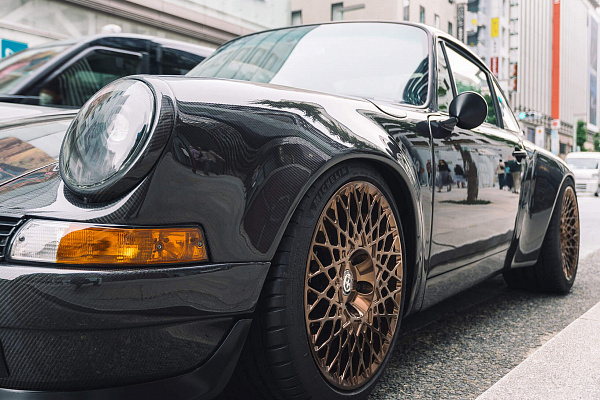 Фото дисков HRE 501M Глянцевая бронза на Porsche 911 III