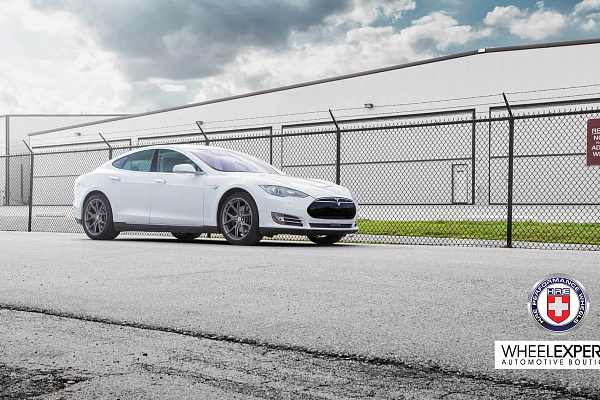 Фото дисков HRE P101 Сатиновый графит на Tesla Model S