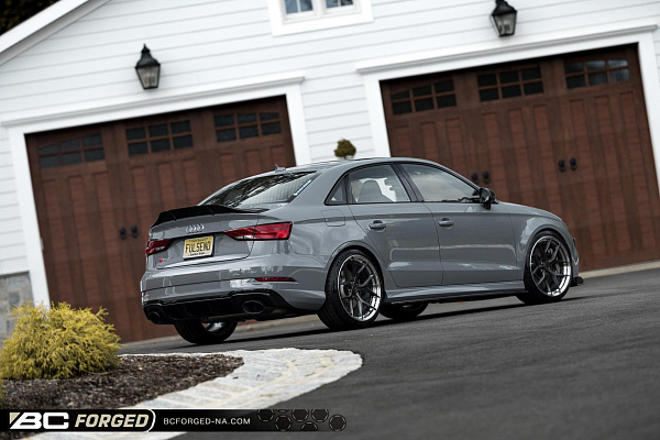 Фото дисков BC Forged HCS21 Глянцевый темный лак на Audi A/S/RS 3 (8V)