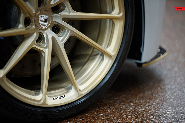 Фото дисков Anrky AN13 Глянцевая шампань на BMW 4/M4 (F32/F82)