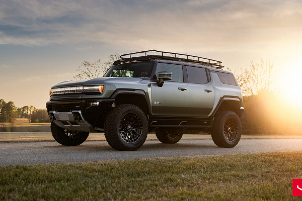 Фото дисков Vossen HFX-1 (8-Lug) Черный глянец на GMC Hummer EV