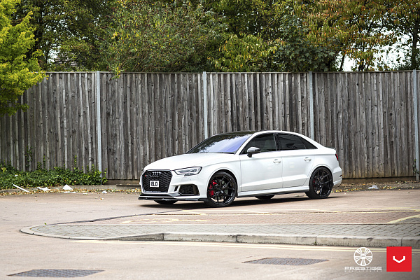 Фото дисков Vossen HF-5 Черный глянец на Audi A/S/RS 3 (8V)