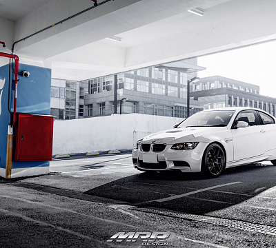 Фото дисков MRR NES SS-1.1 на BMW 3/M3 (E90)