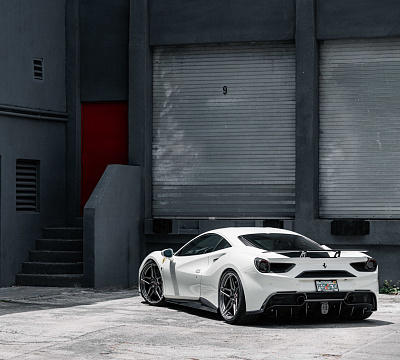 Фото дисков Vossen M-X1 на Ferrari 488